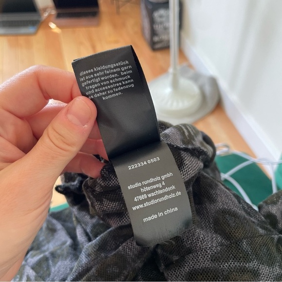 Rundholz Black Print Word Flock Listen Flowers Long Sleeve Mesh Cotton Top EUC S - Picture 11 of 12